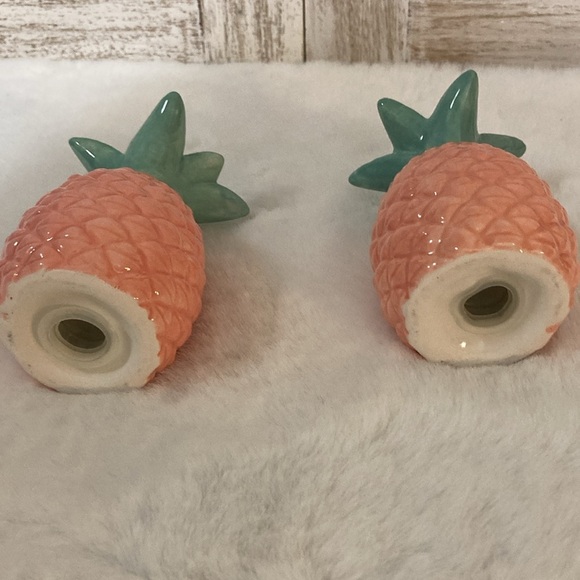 Ceramic Pineapple Shakers - Picture 4 of 7